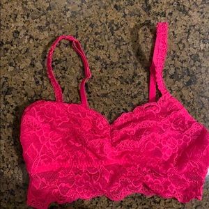 Victoria’s Secret hot pink lace bra Leyte. Size S.